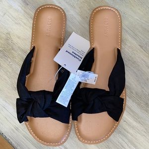 NWT maurices sandals